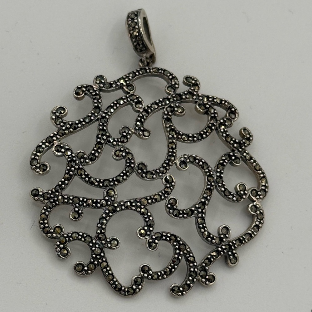 C547 Vintage 925 Silver Filigree Pendant